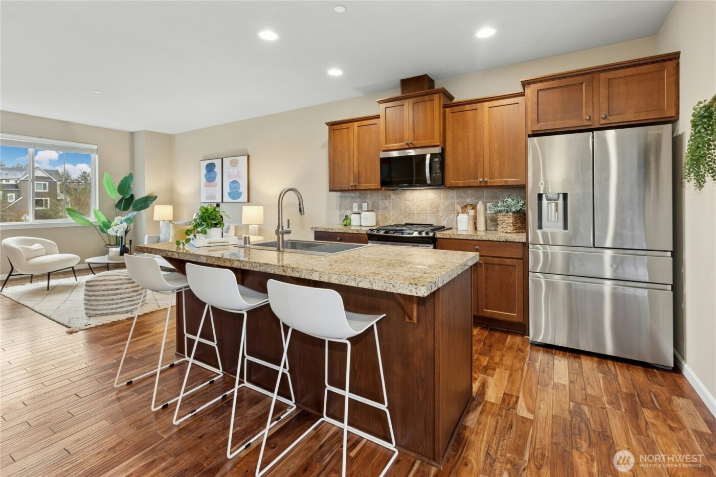 909 4th Avenue NE, Issaquah, WA 98029