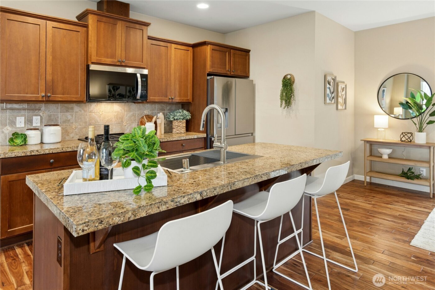 909 4th Avenue NE, Issaquah, WA 98029