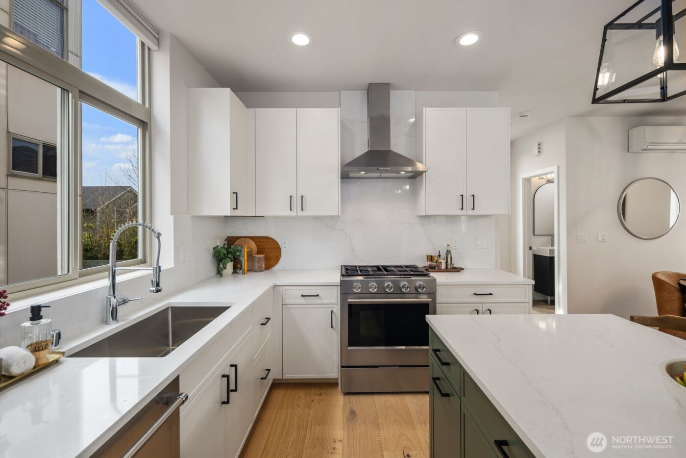 1727 NW 60th Street , Seattle, WA 98107