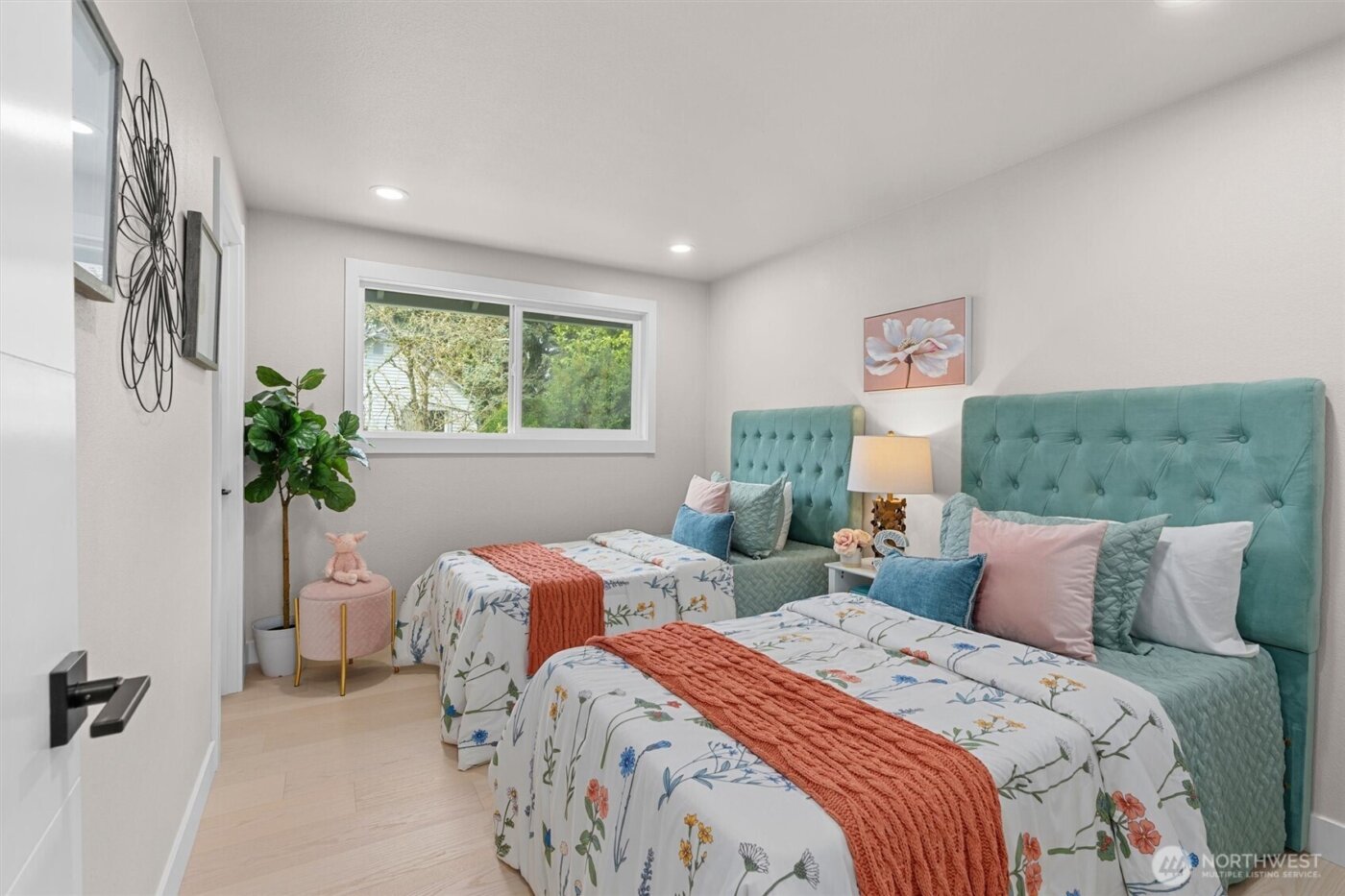 7407 25th Avenue NE, Seattle, WA 98115