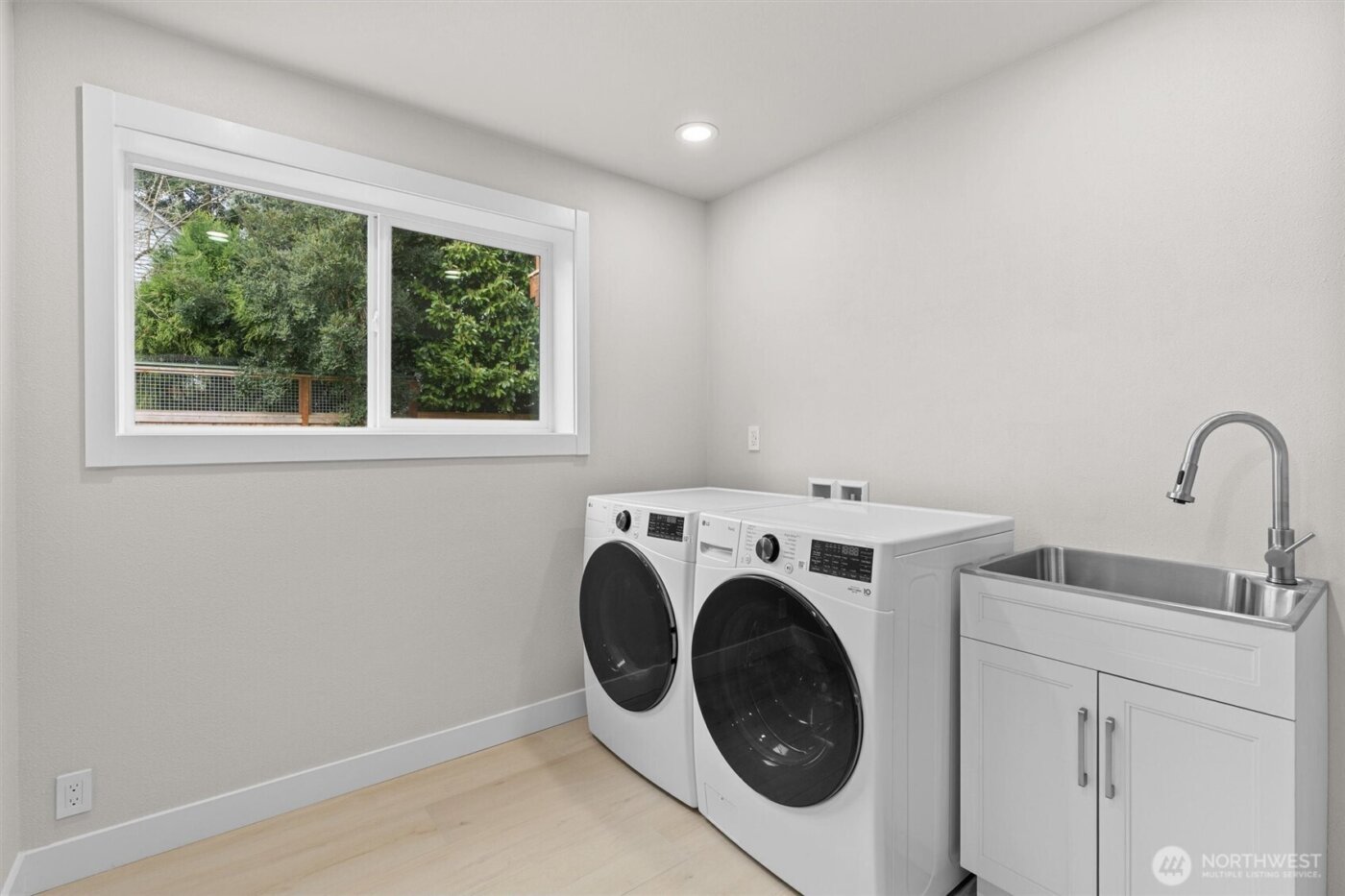 7407 25th Avenue NE, Seattle, WA 98115