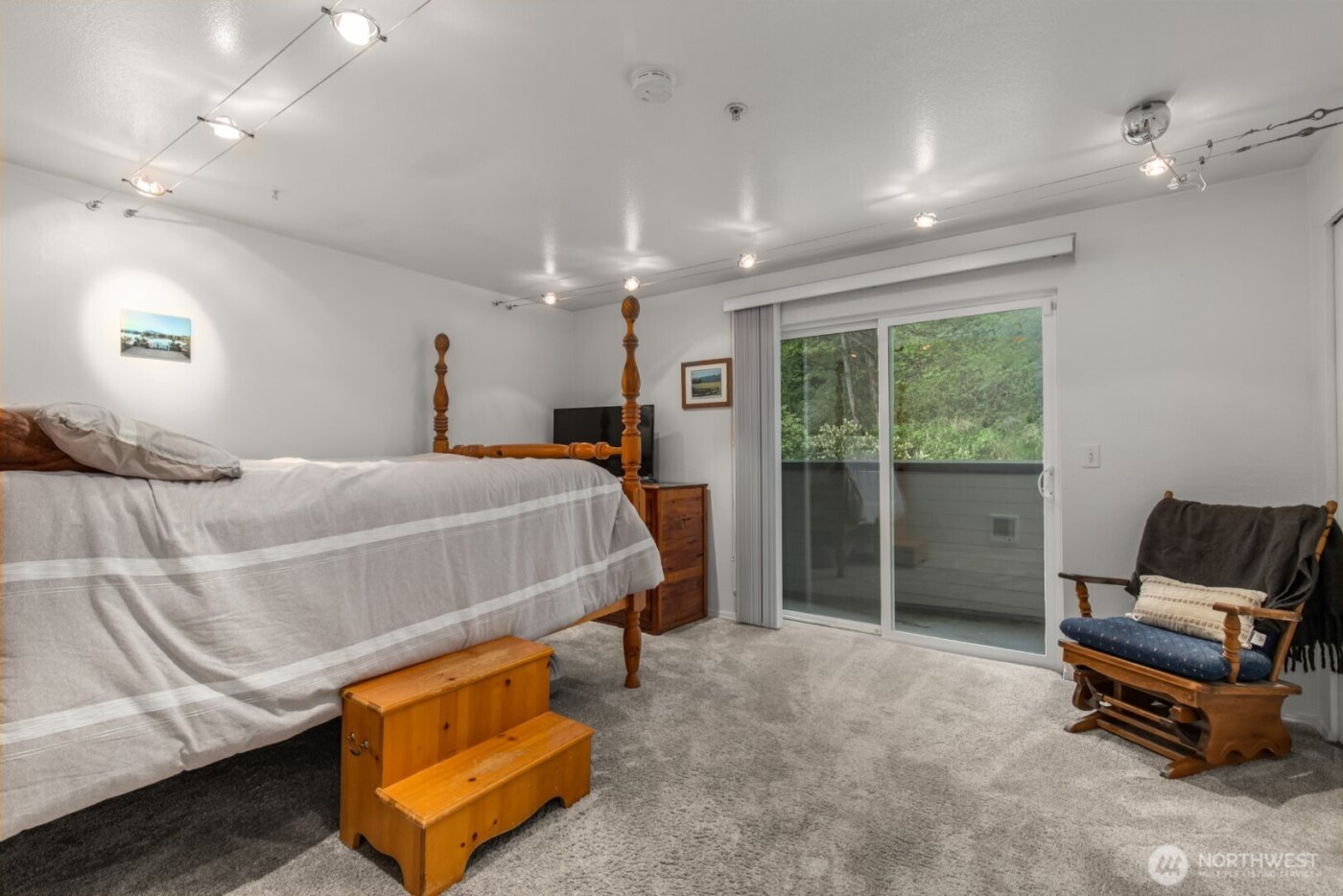 15809 Waynita Way NE #G204, Bothell, WA 98011