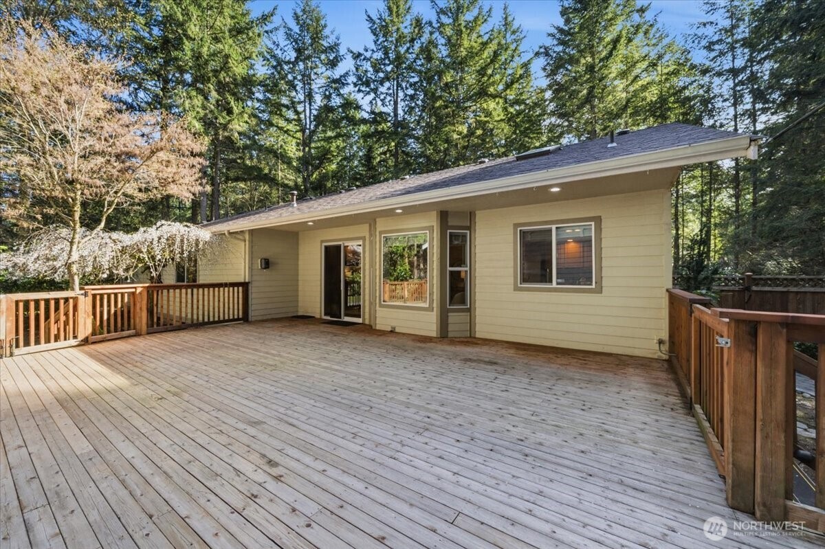 879 881 Kamus Way , Fox Island, WA 98333