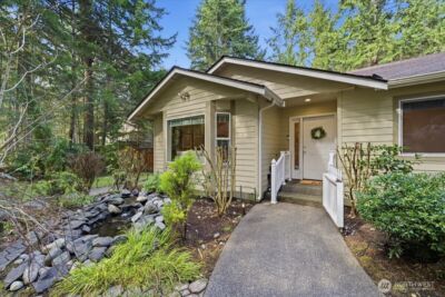 879 881 Kamus Way , Fox Island, WA 98333