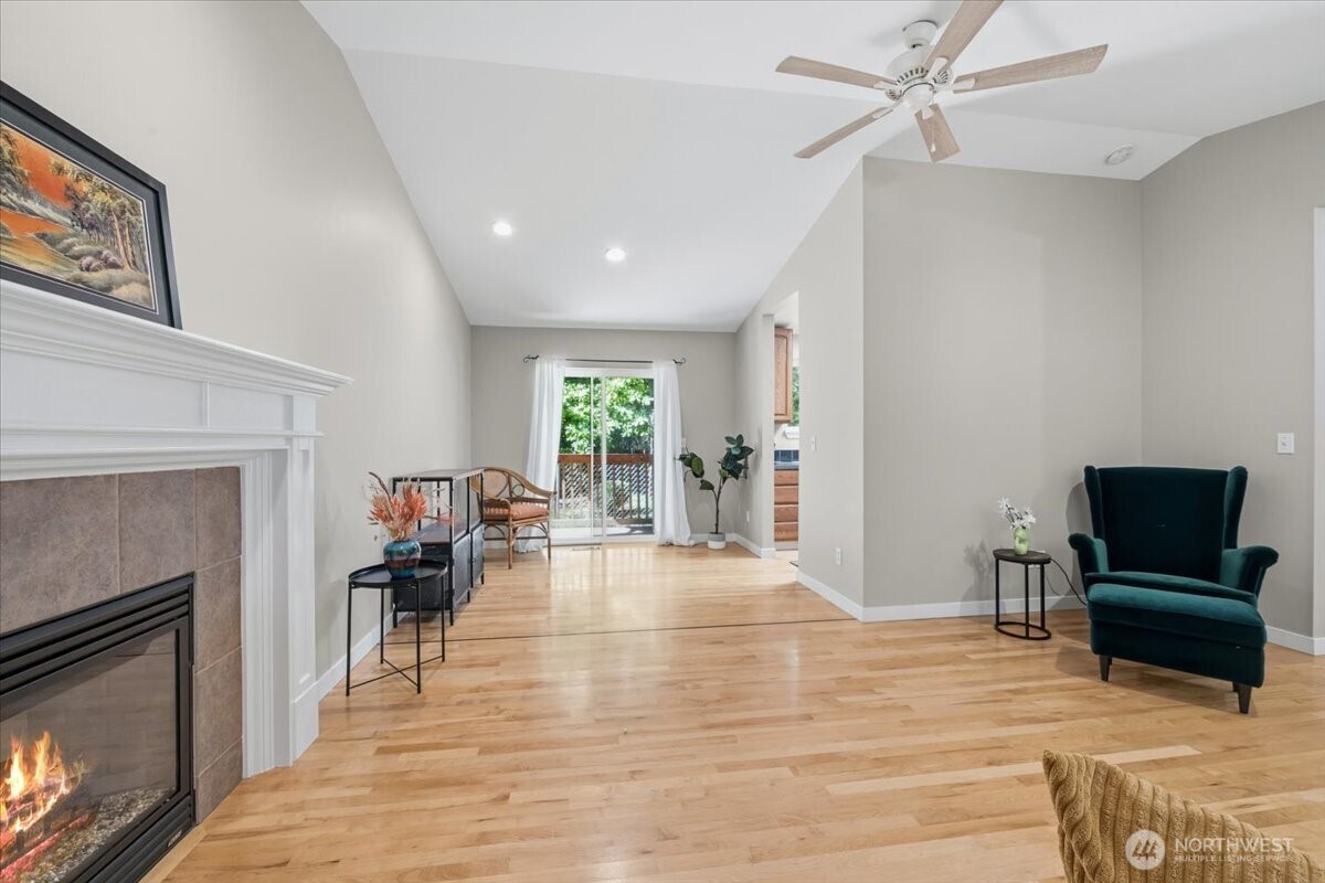 879 881 Kamus Way , Fox Island, WA 98333