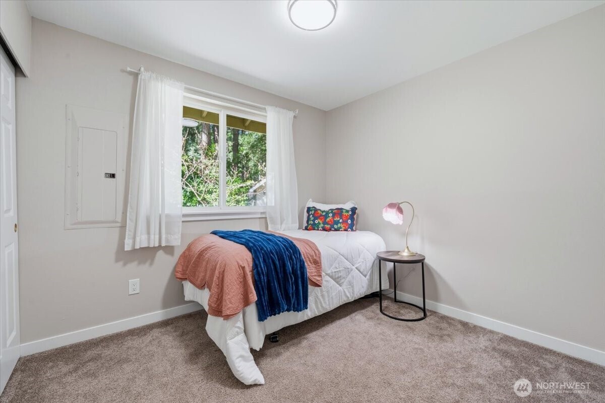 879 881 Kamus Way , Fox Island, WA 98333