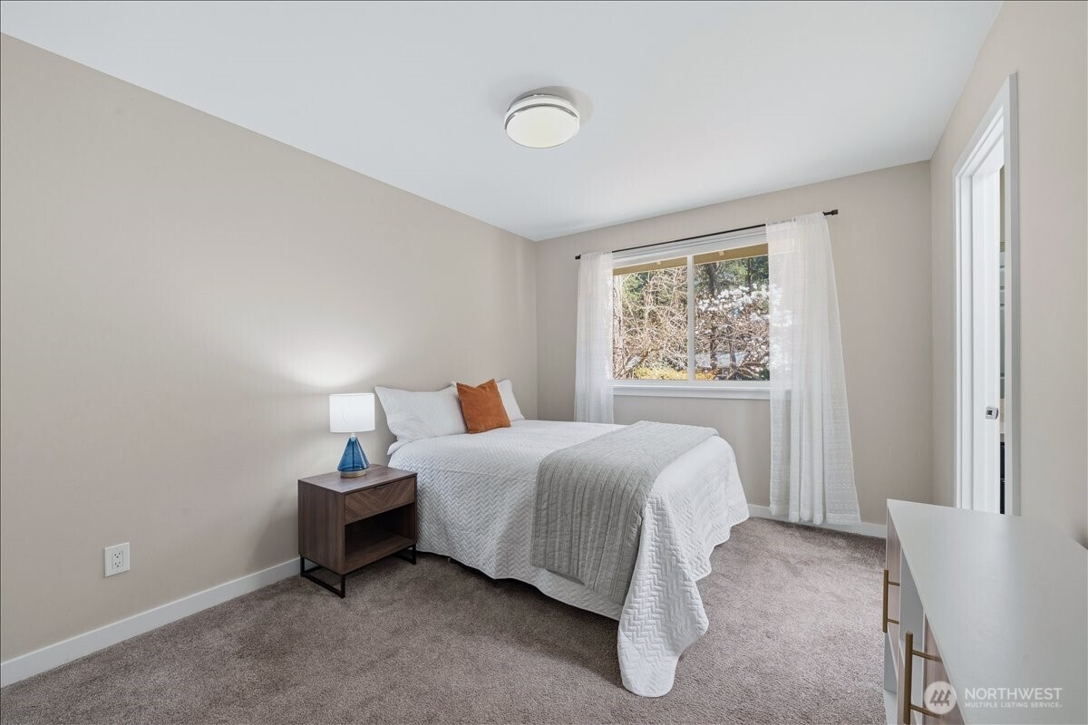 879 881 Kamus Way , Fox Island, WA 98333