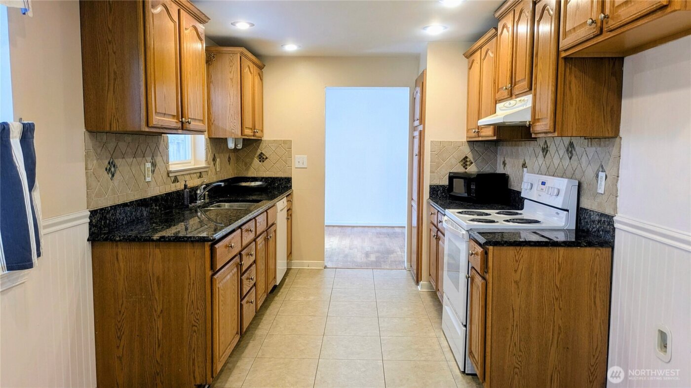 7361 S Wilkeson Street , Tacoma, WA 98408