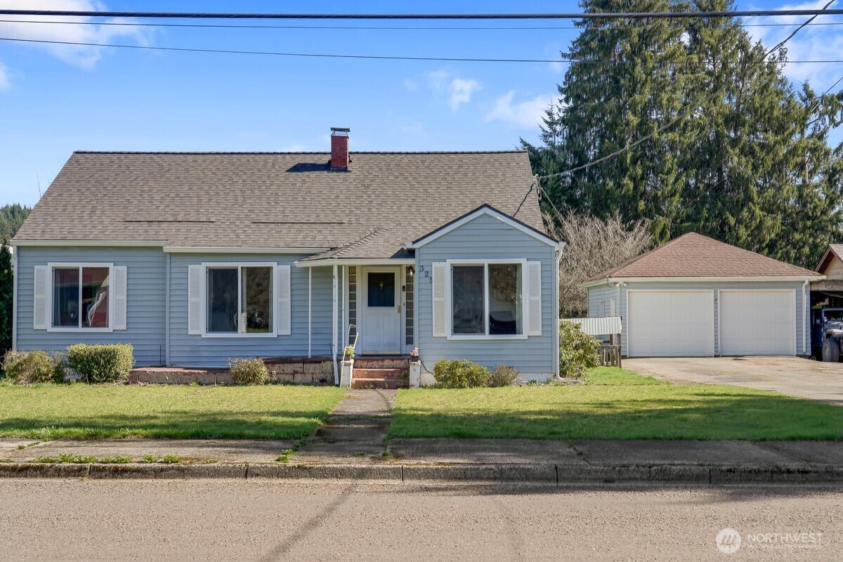 325 3rd Street , Morton, WA 98356
