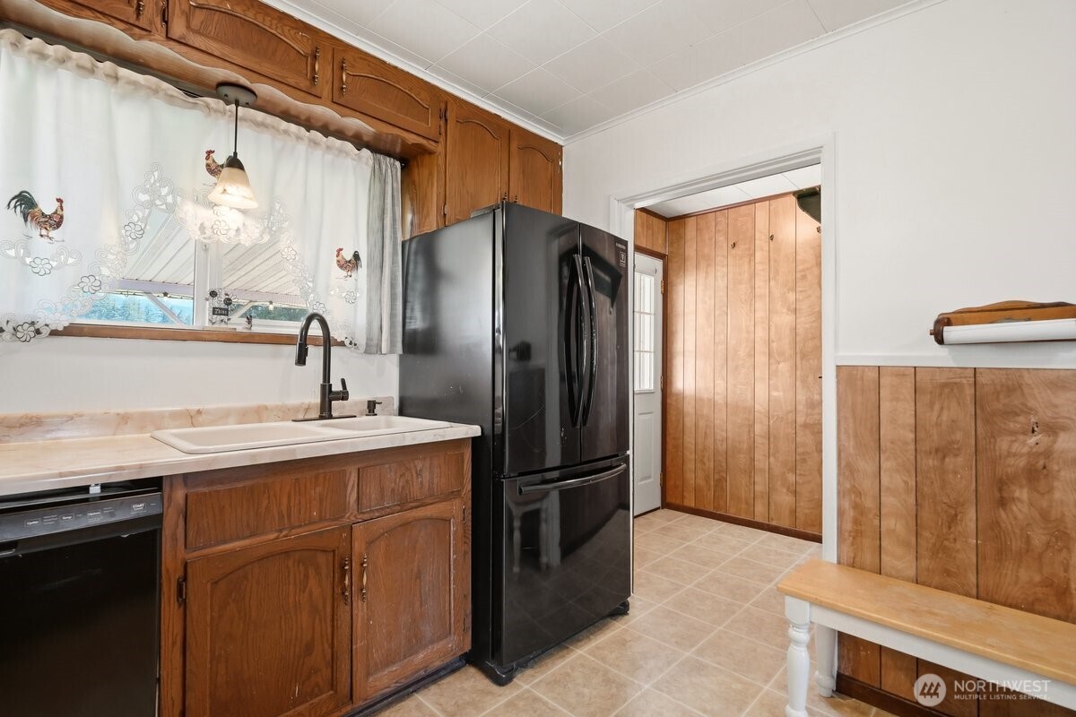 325 3rd Street , Morton, WA 98356