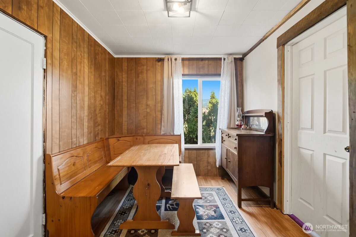 325 3rd Street , Morton, WA 98356