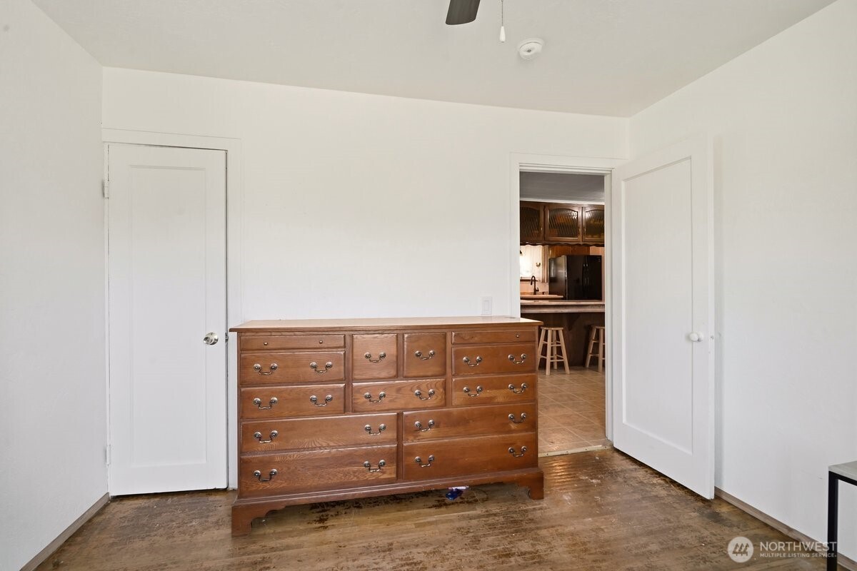 325 3rd Street , Morton, WA 98356