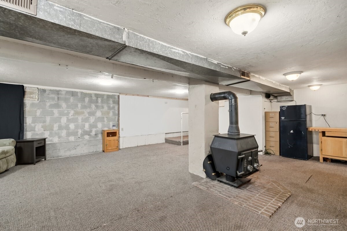 325 3rd Street , Morton, WA 98356