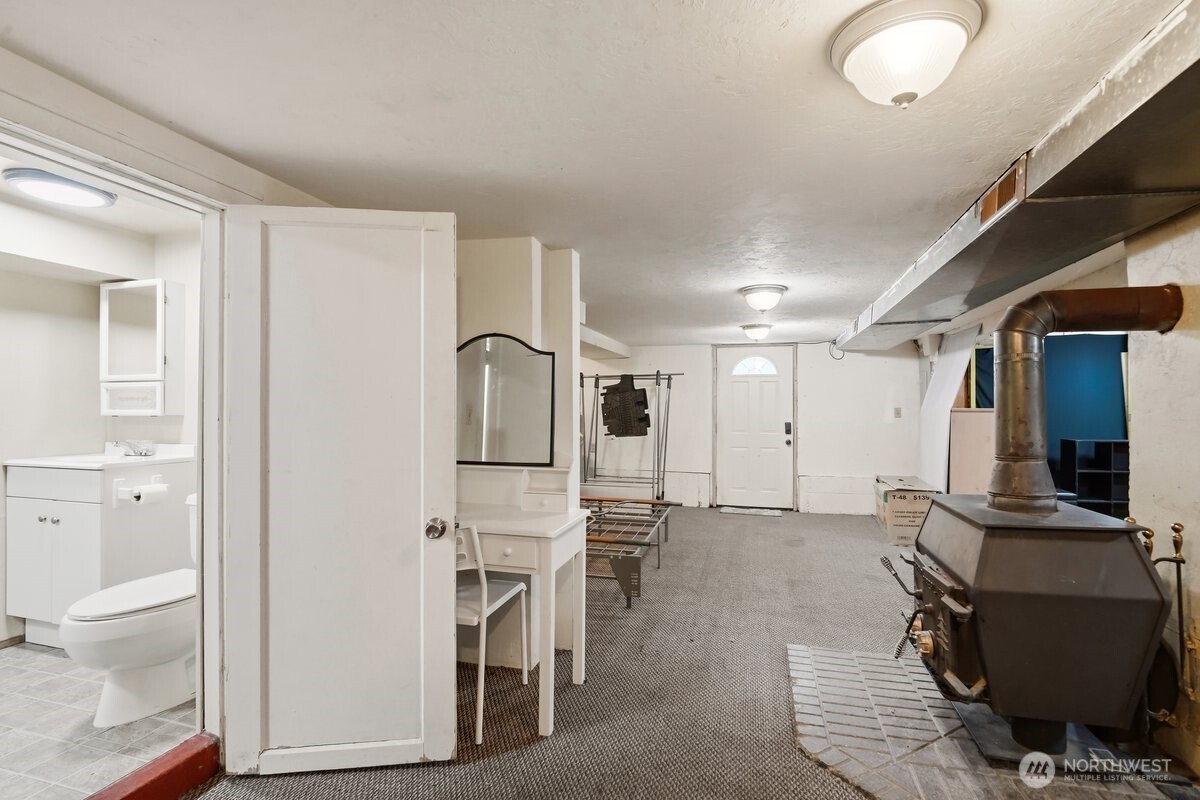 325 3rd Street , Morton, WA 98356