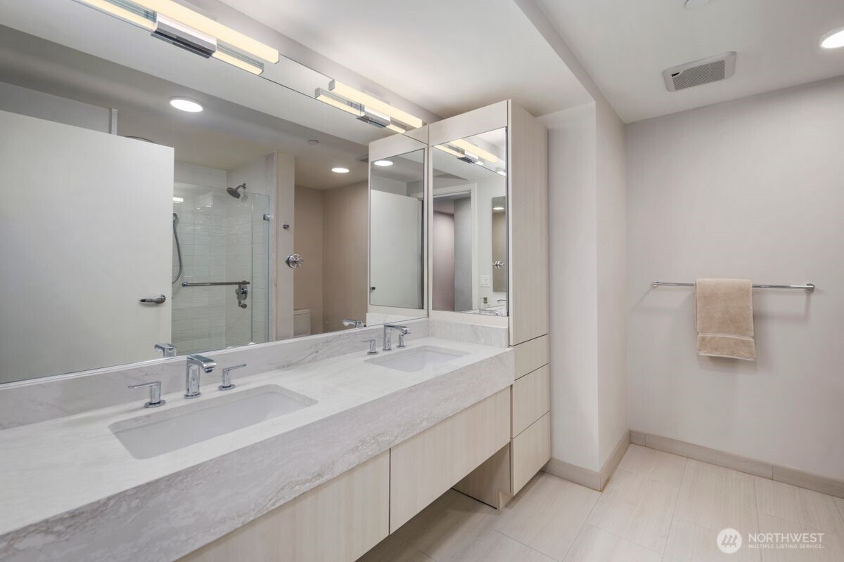 1250 Alki Avenue SW #3C, Seattle, WA 98116