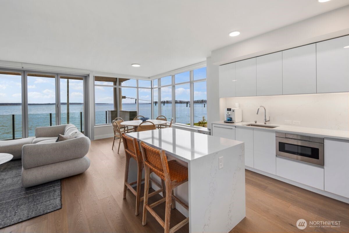 1250 Alki Avenue SW #3C, Seattle, WA 98116