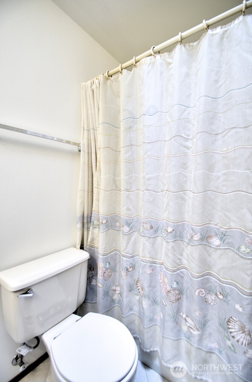 9018 Wendy Drive SE, Olympia, WA 98513-6824