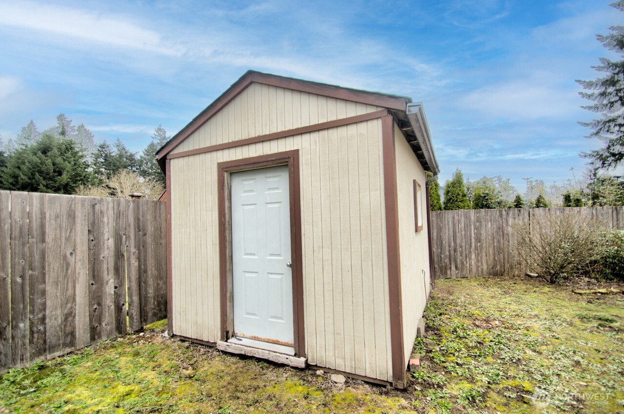 9018 Wendy Drive SE, Olympia, WA 98513-6824