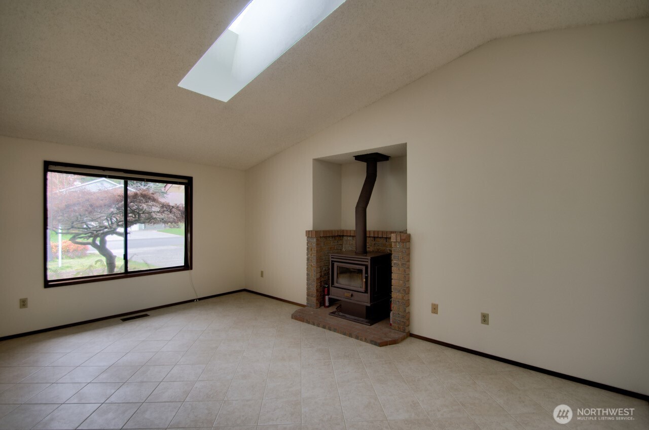 9018 Wendy Drive SE, Olympia, WA 98513-6824