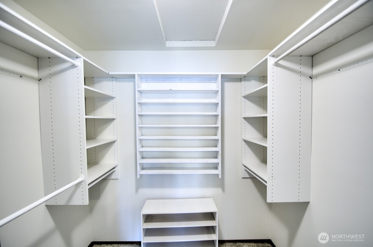 9018 Wendy Drive SE, Olympia, WA 98513-6824