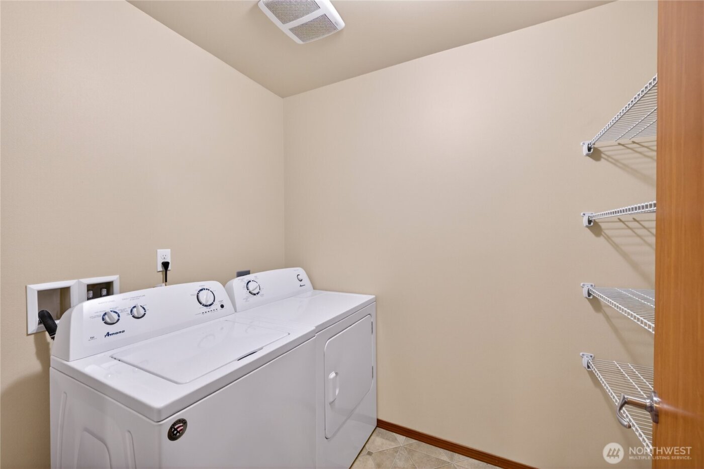 80 NE Melrose Drive , Oak Harbor, WA 98277