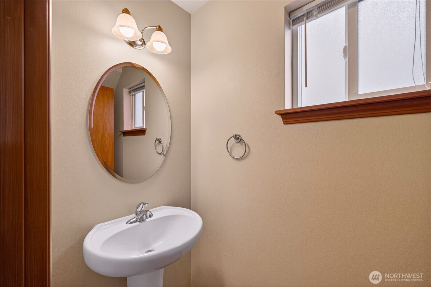 80 NE Melrose Drive , Oak Harbor, WA 98277