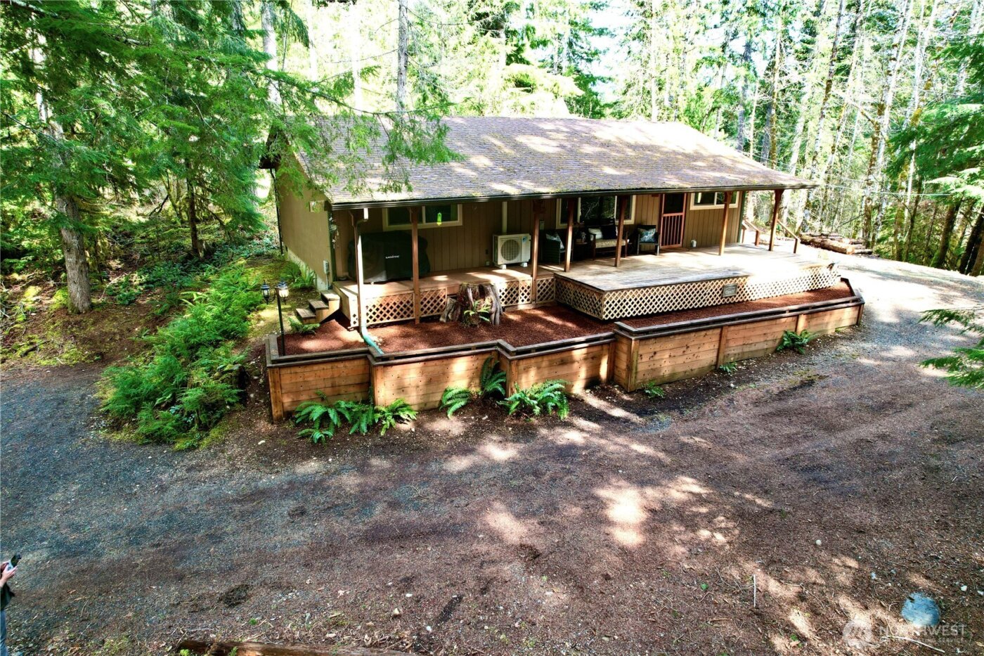 961 N Potlatch Drive , Hoodsport, WA 98548