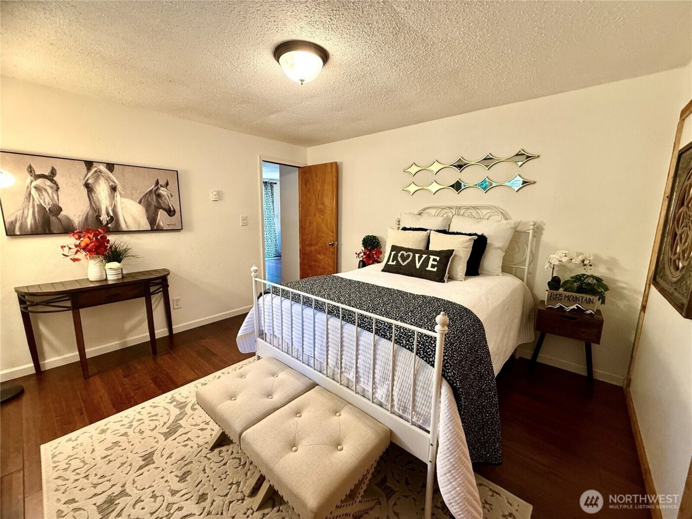 961 N Potlatch Drive , Hoodsport, WA 98548