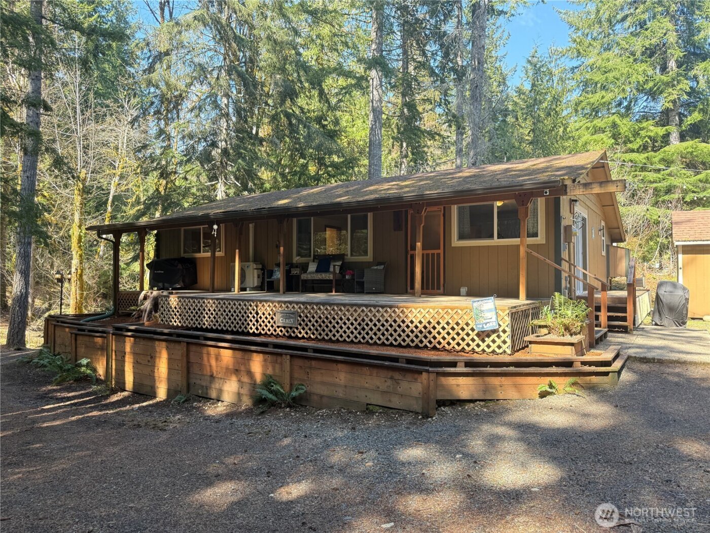 961 N Potlatch Drive , Hoodsport, WA 98548