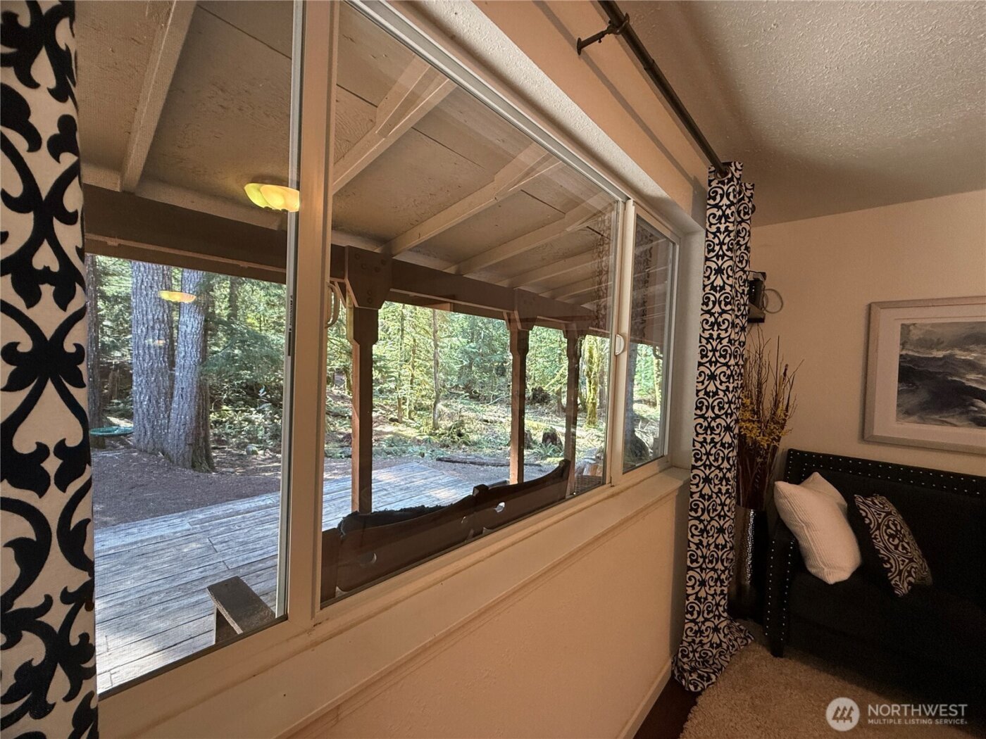 961 N Potlatch Drive , Hoodsport, WA 98548