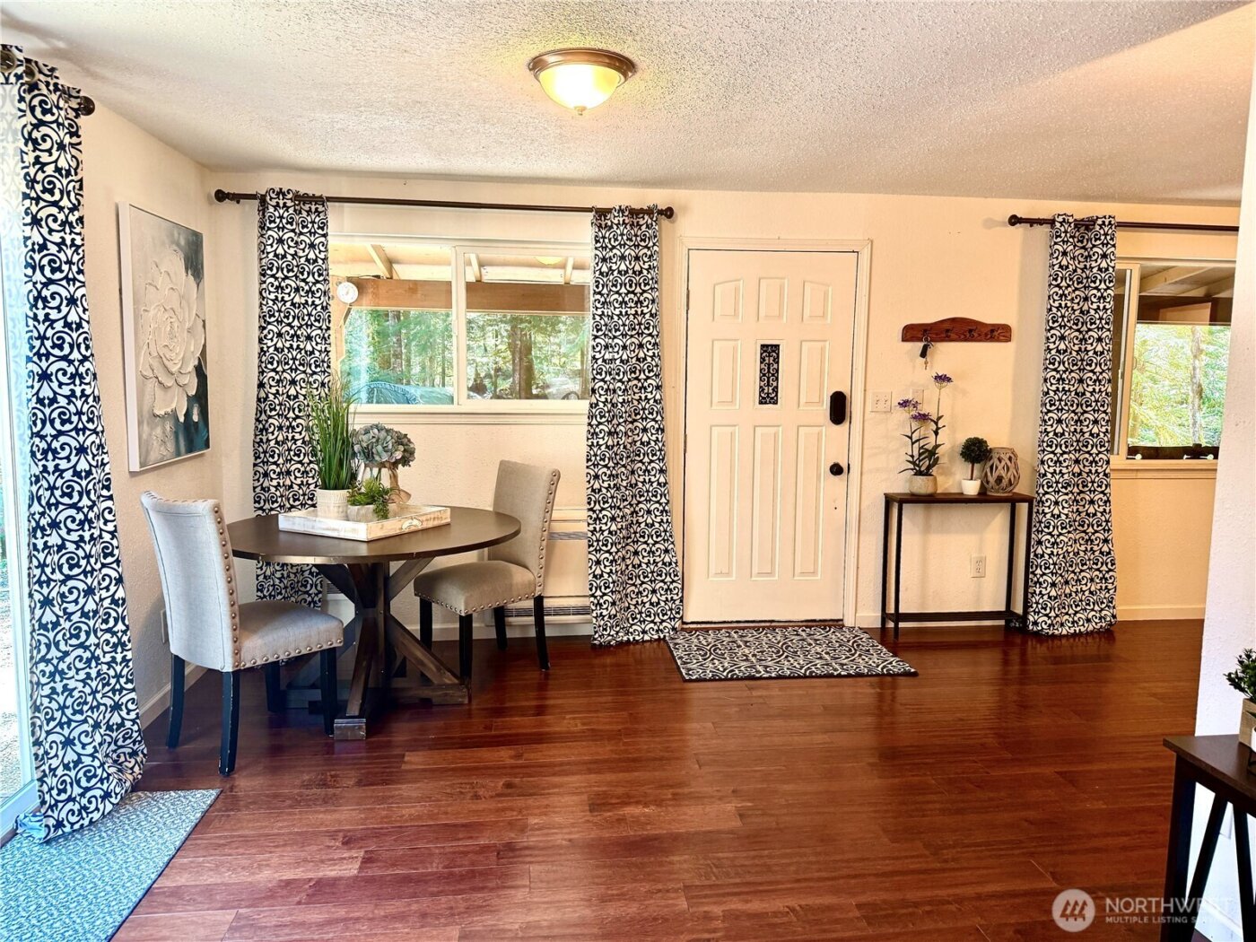 961 N Potlatch Drive , Hoodsport, WA 98548