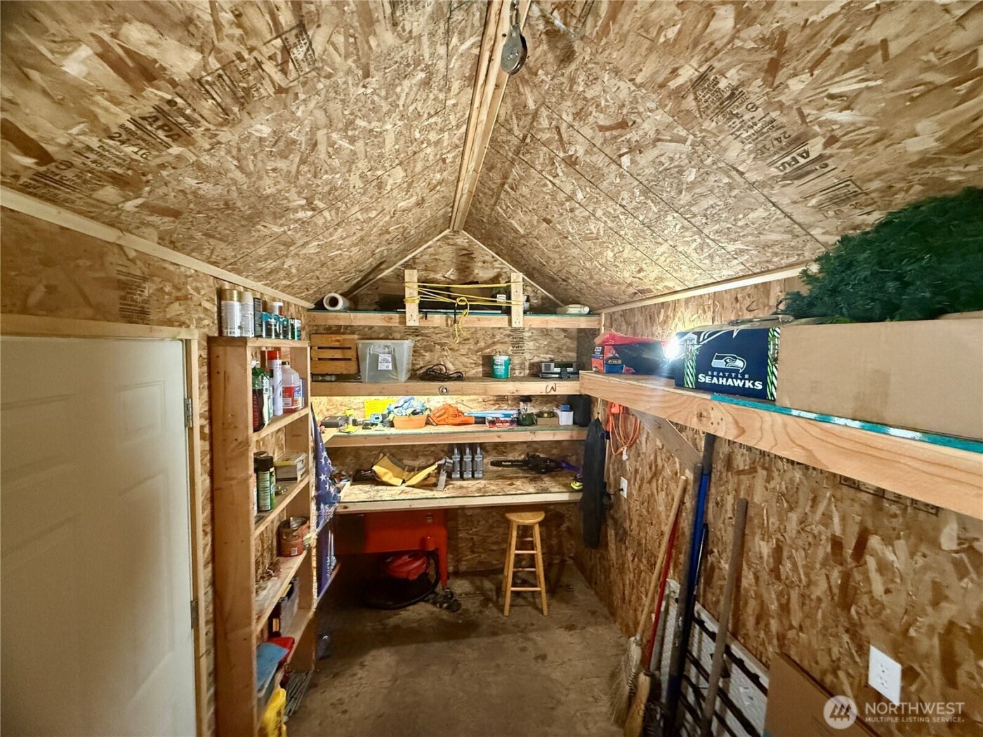 961 N Potlatch Drive , Hoodsport, WA 98548