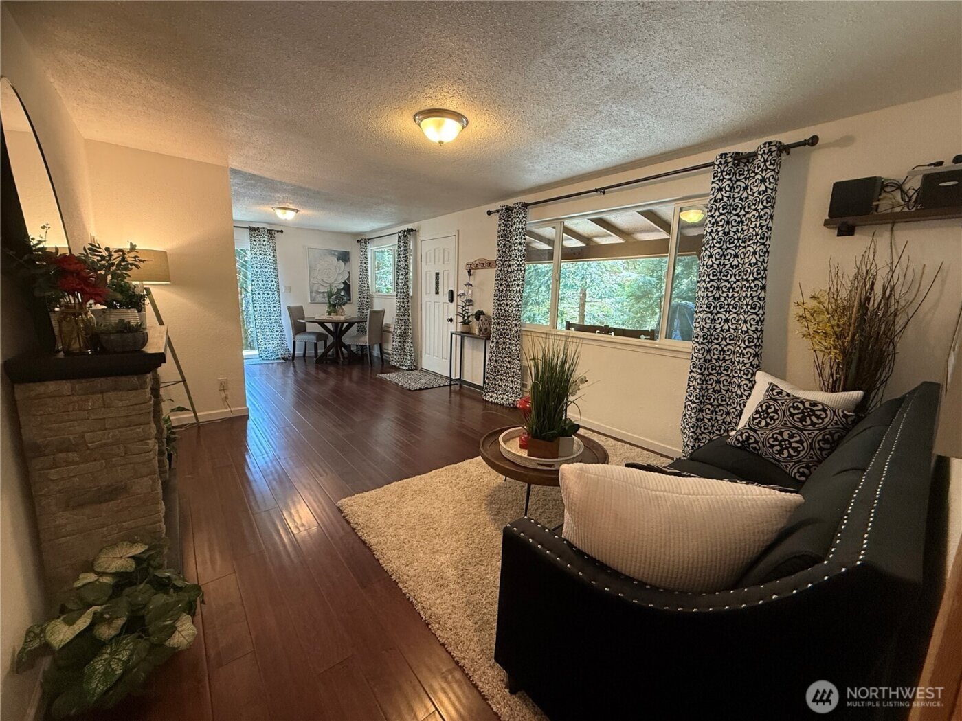 961 N Potlatch Drive , Hoodsport, WA 98548