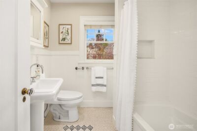 917 E Allison Street , Seattle, WA 98102 - Photo 24