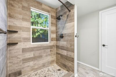 16714 SE Newport Way , Bellevue, WA 98006-7144 - Photo 20