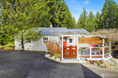 16714 SE Newport Way , Bellevue, WA 98006-7144 - Photo 2