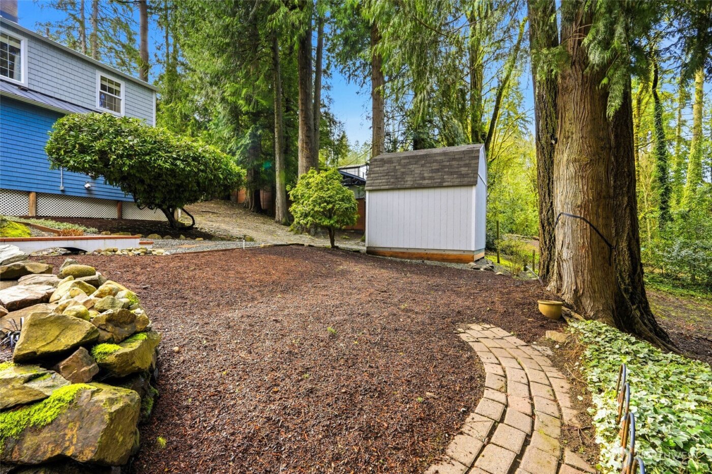 16714 SE Newport Way , Bellevue, WA 98006-7144