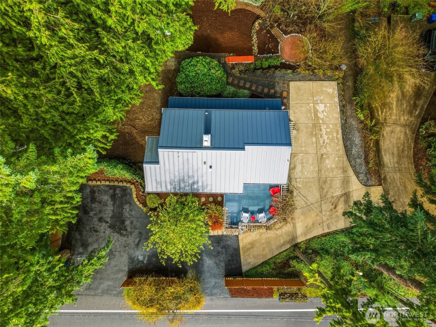 16714 SE Newport Way , Bellevue, WA 98006-7144