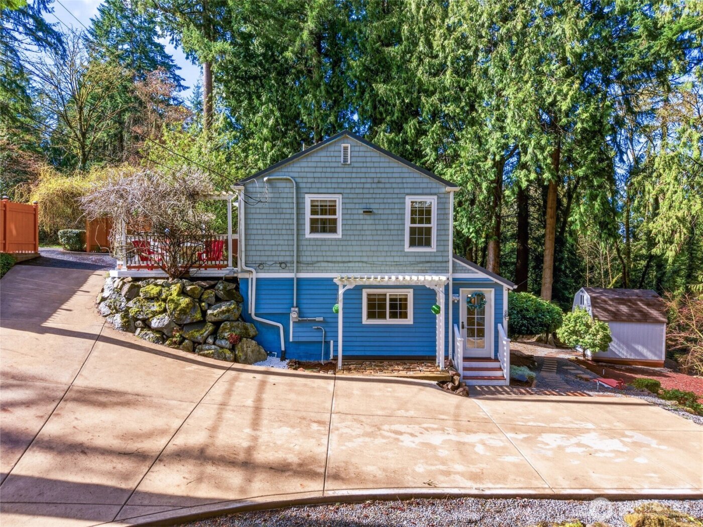 16714 SE Newport Way , Bellevue, WA 98006-7144