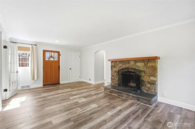 16714 SE Newport Way , Bellevue, WA 98006-7144 - Photo 4