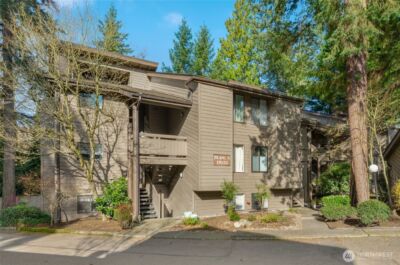 19123 Ballinger Way NE #102, Lake Forest Park, WA 98155-2448 - Photo 16