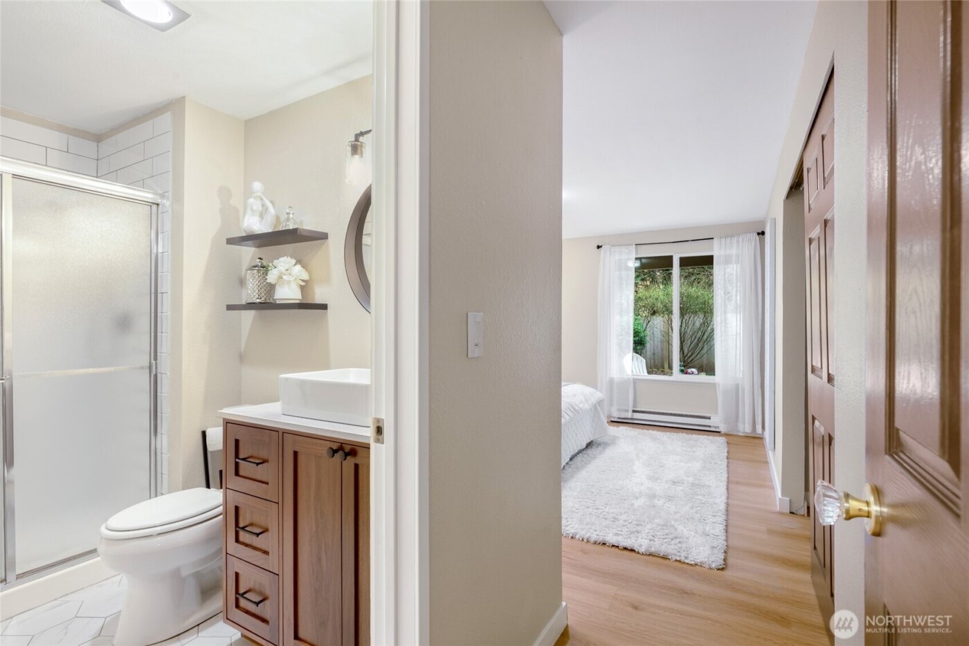 19123 Ballinger Way NE #102, Lake Forest Park, WA 98155-2448