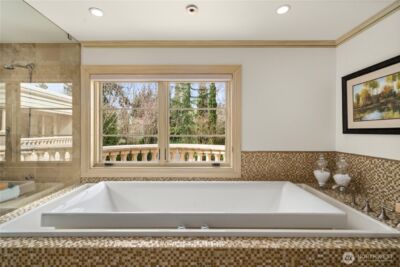 1444 Evergreen Point Rd , Medina, WA 98039 - Photo 24
