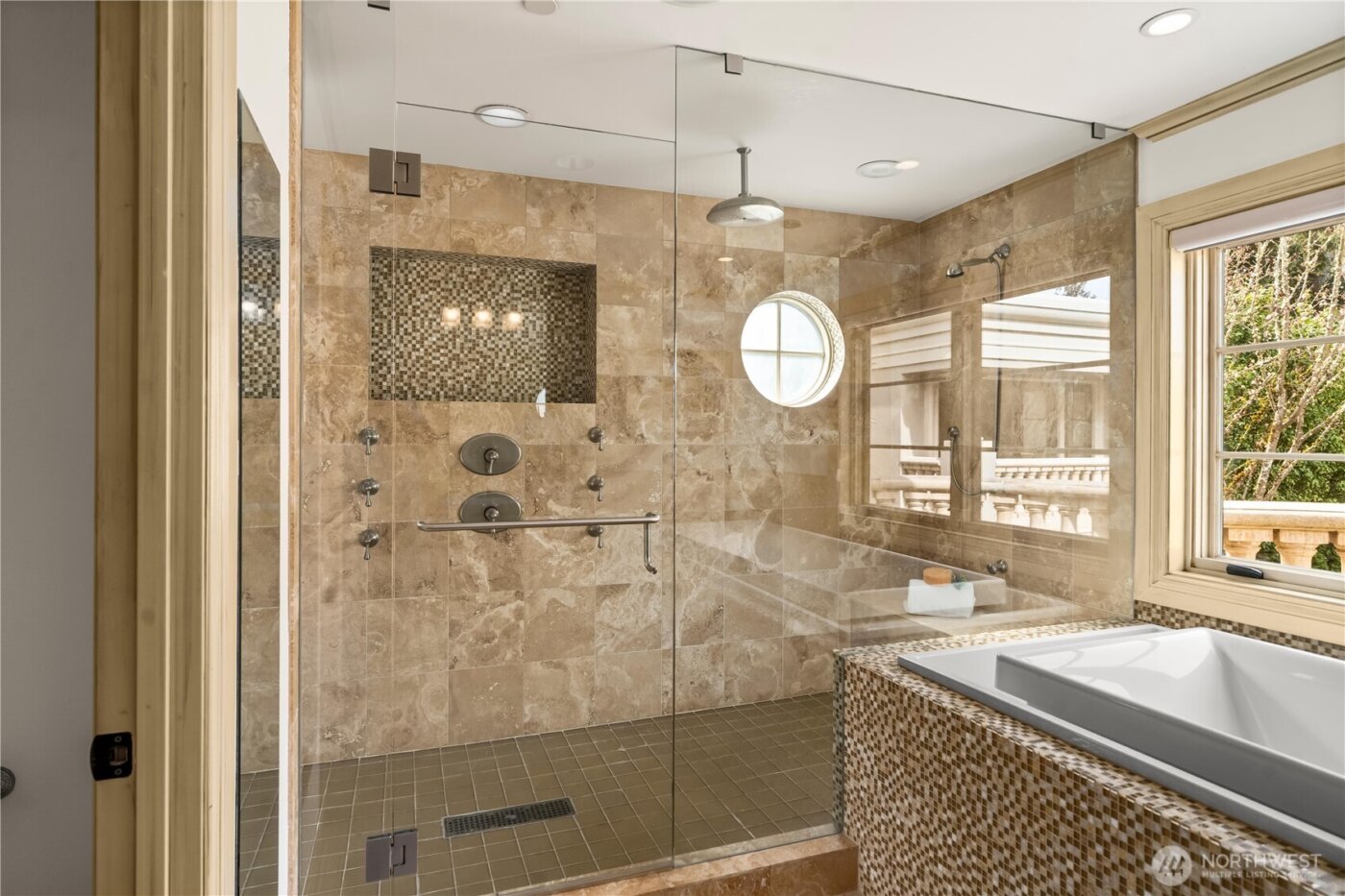 1444 Evergreen Point Rd , Medina, WA 98039