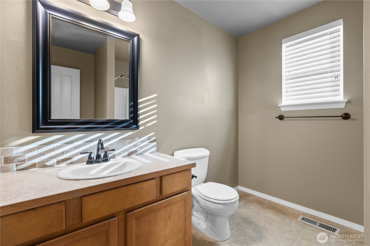 3876 Aldergrove Road , Ferndale, WA 98248