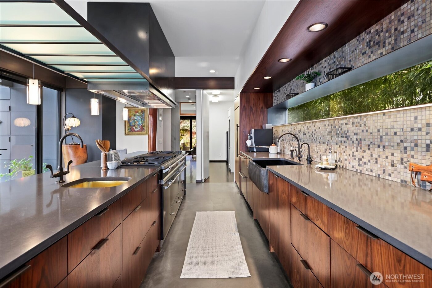 919 6th Street W, Kirkland, WA 98033-4871