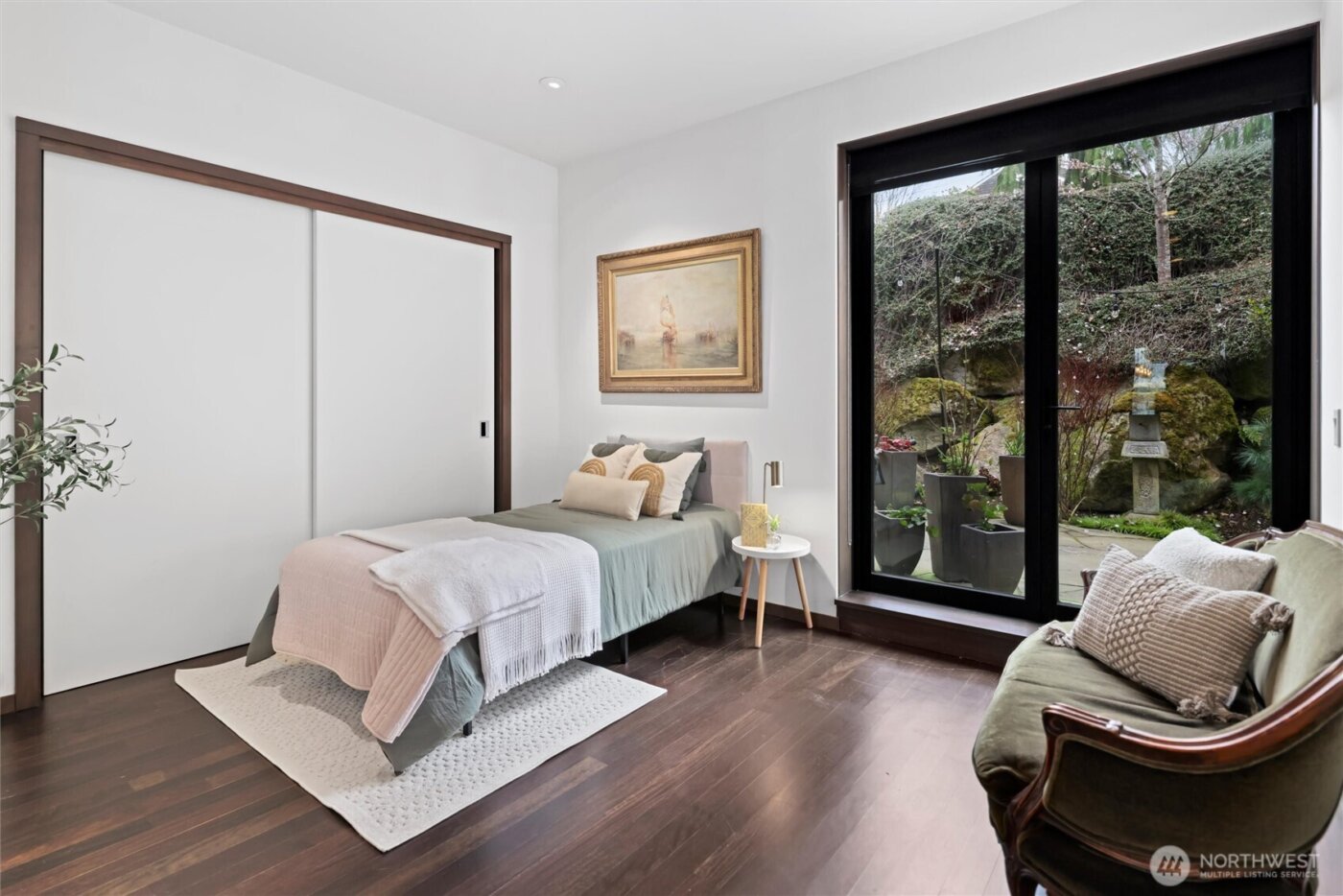 919 6th Street W, Kirkland, WA 98033-4871