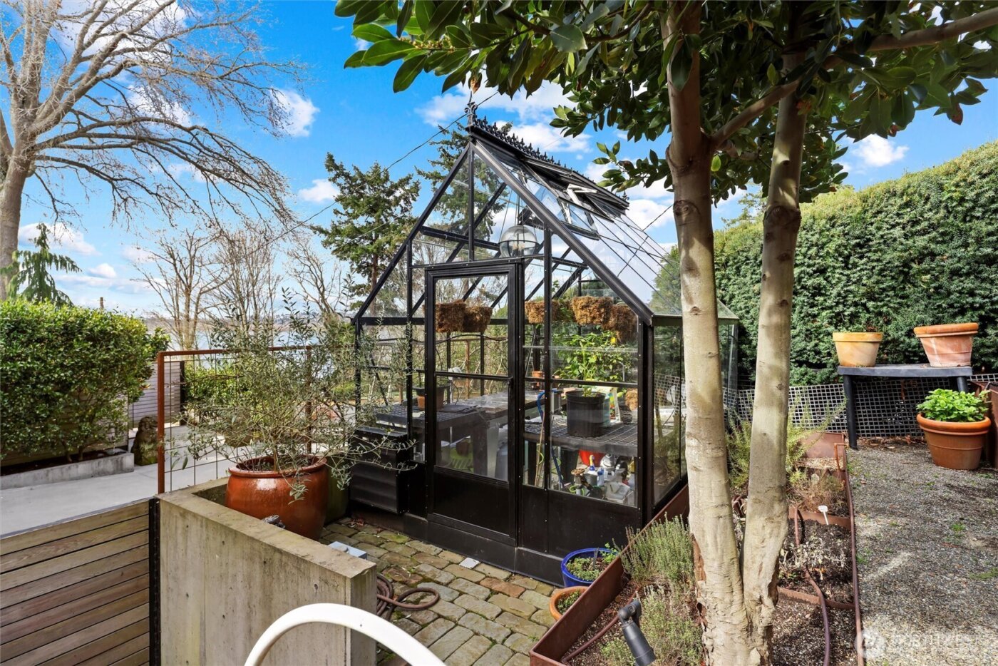 919 6th Street W, Kirkland, WA 98033-4871