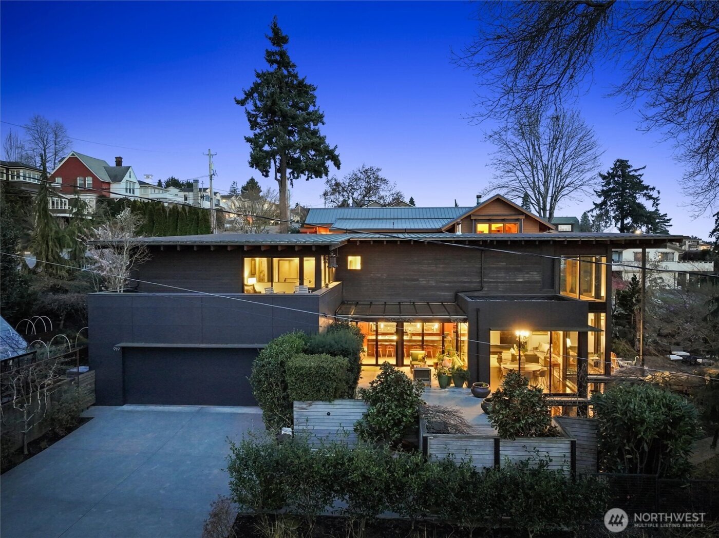 919 6th Street W, Kirkland, WA 98033-4871