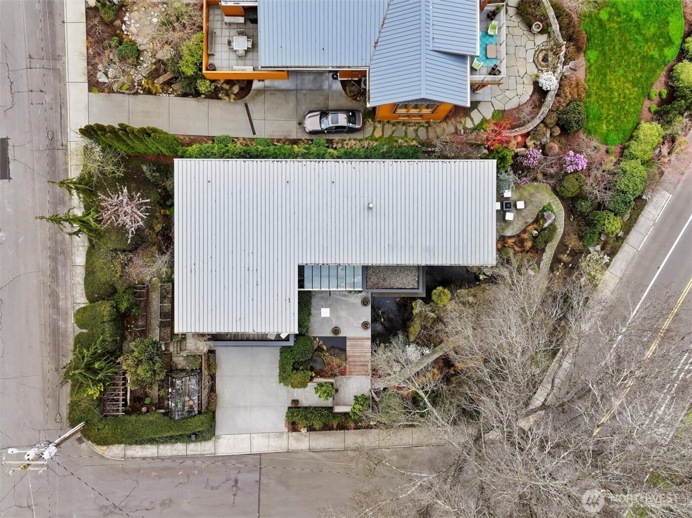 919 6th Street W, Kirkland, WA 98033-4871